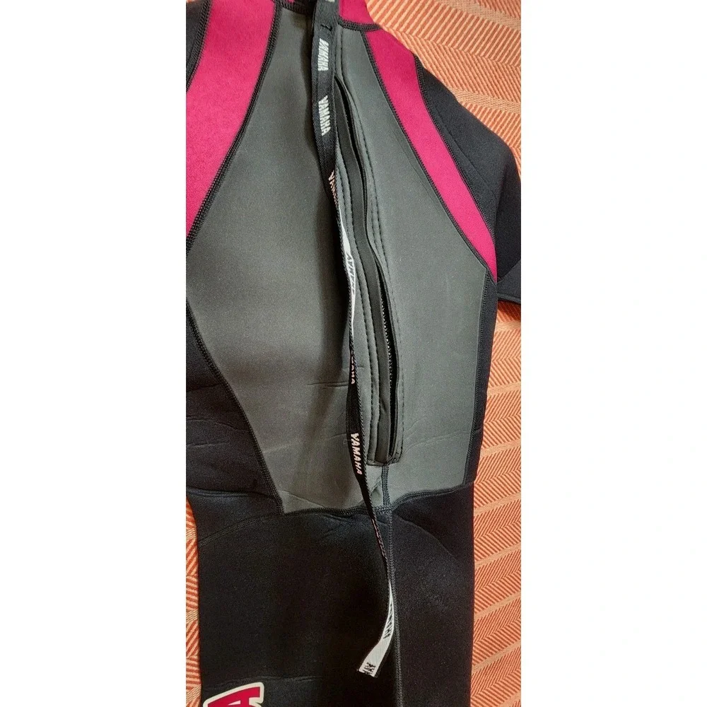 YAMAHA Wetsuit Women's Sz‎ M NEOPRENE Shorty Wet Suit Surf Ocean Swim Black EUC